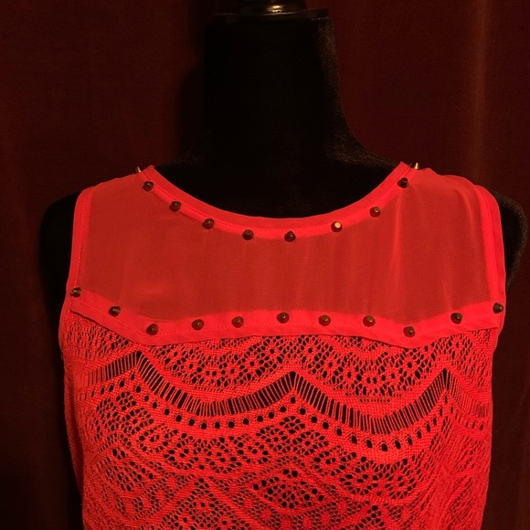 Top - Picture 2 of 4